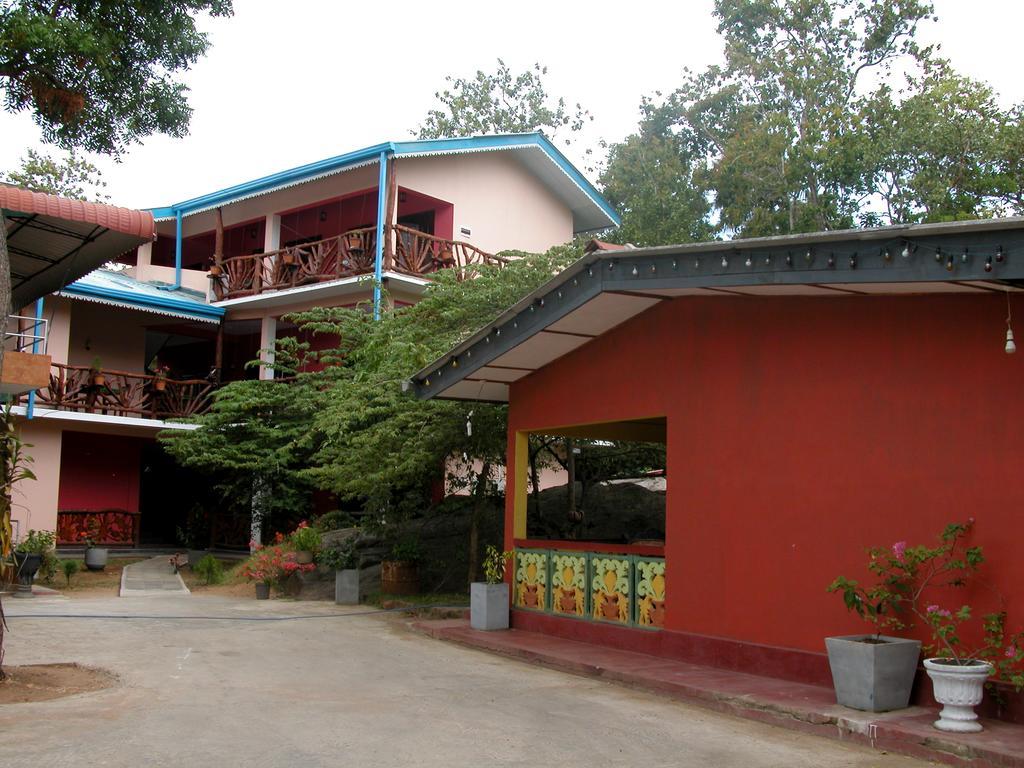 Sigiri Lion Lodge Sigiriya Bagian luar foto